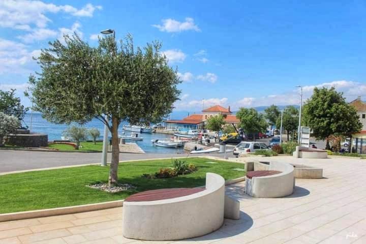 Lukica Apartamento Sveti Juraj Exterior foto
