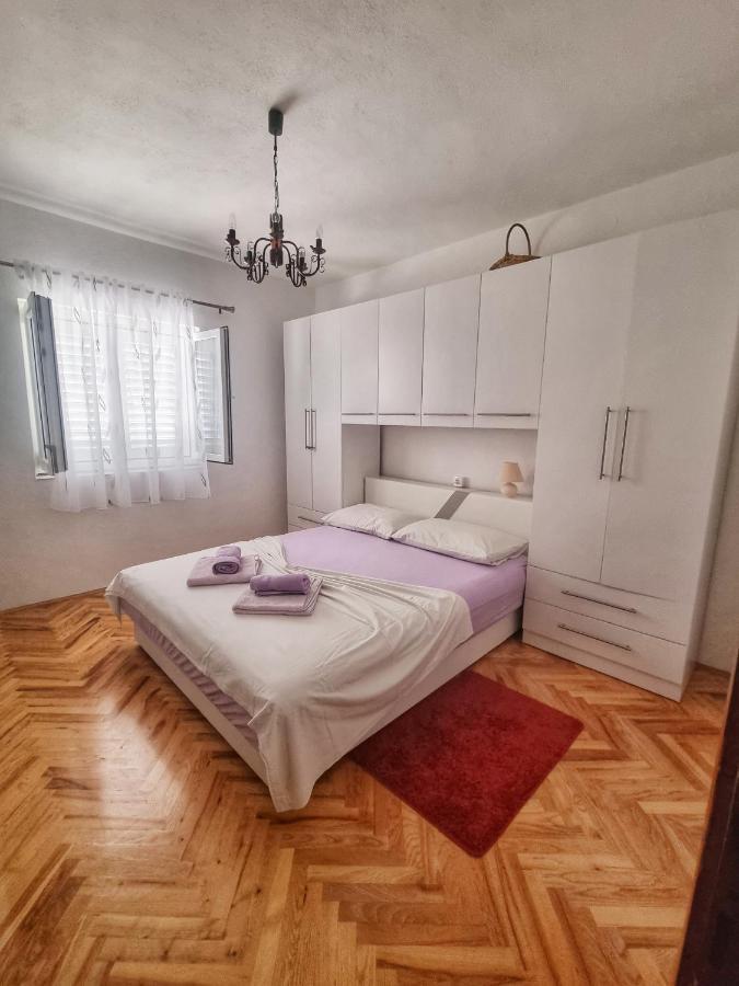 Lukica Apartamento Sveti Juraj Exterior foto