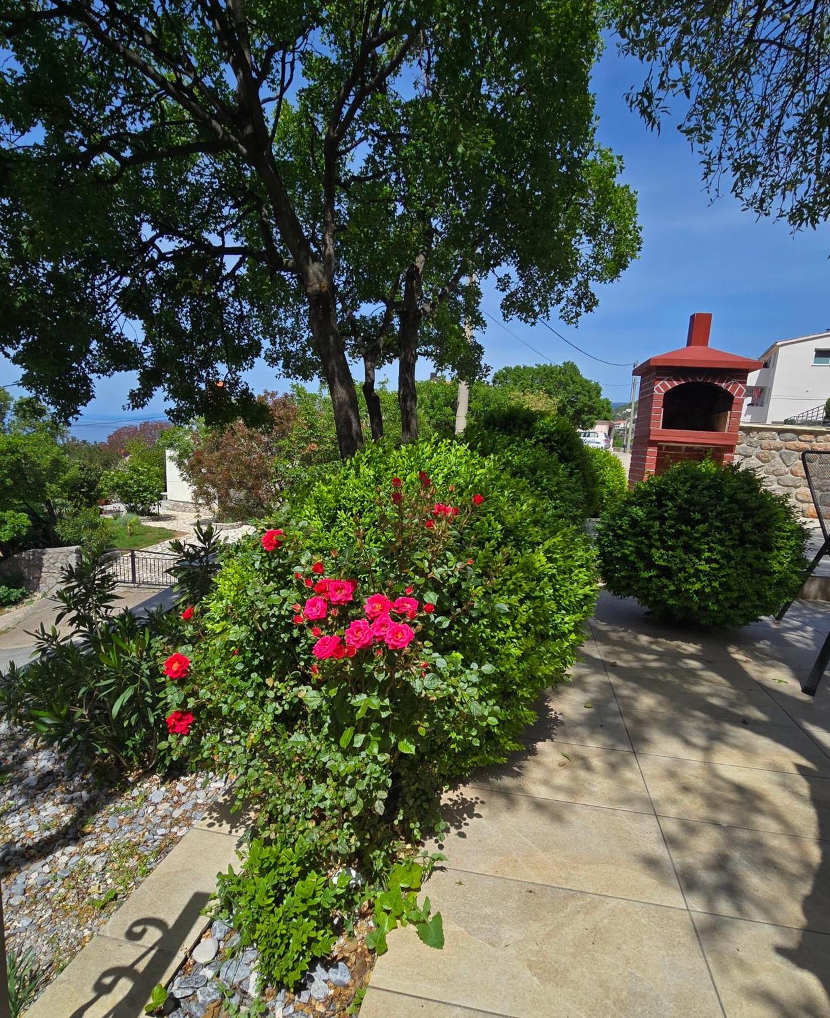 Lukica Apartamento Sveti Juraj Exterior foto